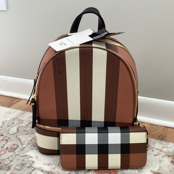 Classic Fashion backpack purse w/ matching wallet - Picture 2 of 13